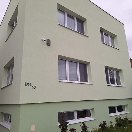 Apartmanovy Dom Stummerova Topolcany Exterior photo